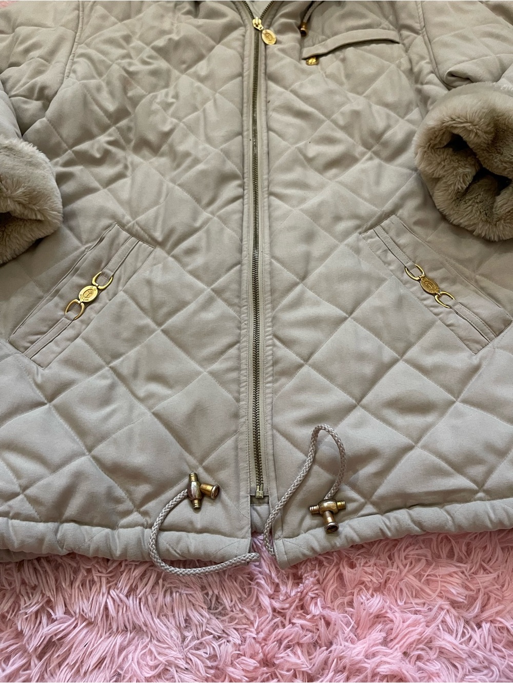 J.G. Hook Quilted Coat Womens Faux Fur Hood Beige Jacket Vintage Gold Hardware - Picture 4 of 10